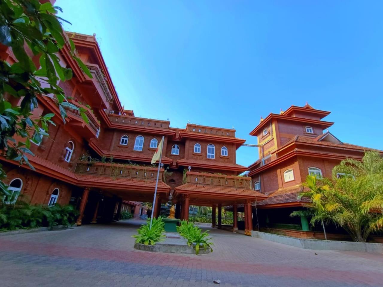 Krishna Beach Resort Каннур Экстерьер фото